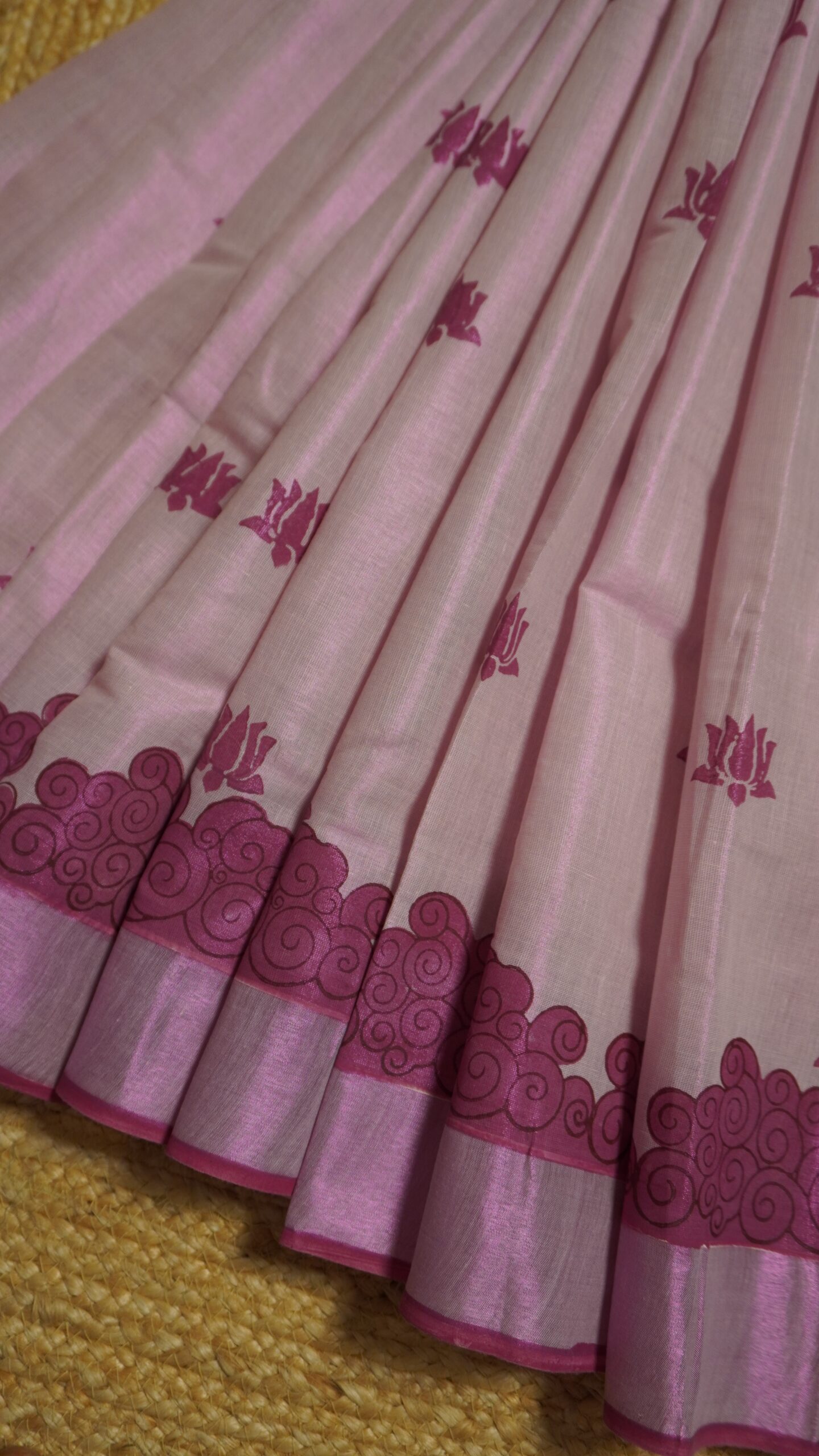 Mauve Mural Saree - Image 2